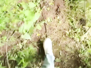 小姨子逼里夹跳蛋爬山姐夫后入猛插蜜穴淫水横流打飞机射小姨子满满一嘴！