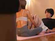 JUR-701 彼女の姉の密着トレーニングで股間はギンギン…筋肉と勃起チ○ポを激しくシゴかれながら汗と愛液...... 竹内有紀 - 1of5