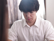 JUR-703 「義母さんが、オトナの接吻を教えてあげる…。」 初心な夫の連れ子の唇と童貞を奪う艶靡な義母 北条麻妃 - 3of5