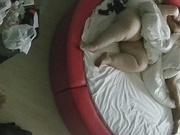 情趣台 兄弟们猎奇了喂 体重目测400斤的坦克见过没 这臀浪胸涛的 说话都晃 支持口交后入哦3