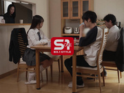 SNOS-190 『お兄ちゃん、見て』超清純と思っていた義理の妹が隠れ変態…白昼堂々ノーパンハメ誘惑 新木希空 - 1of5