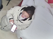 流出酒店偷拍❤️丸子头眼镜少妇下班幽会男同事偷情趁着男同事养足精神后翻身骑坐榨取