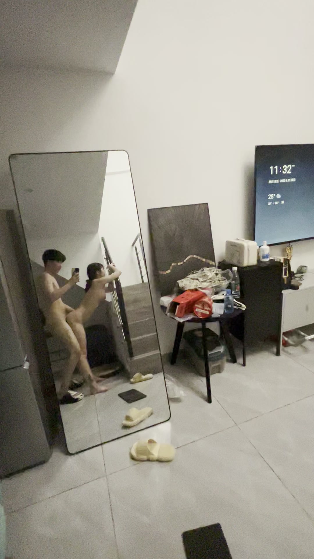 苹果原相机系列之一对小情侣的日常性爱流出，女的颜值还是什么耐看的2