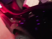 約炮網絡女主播，刷了三個嘉年華約出來見面，一邊舔我雞巴，一邊問我要禮物