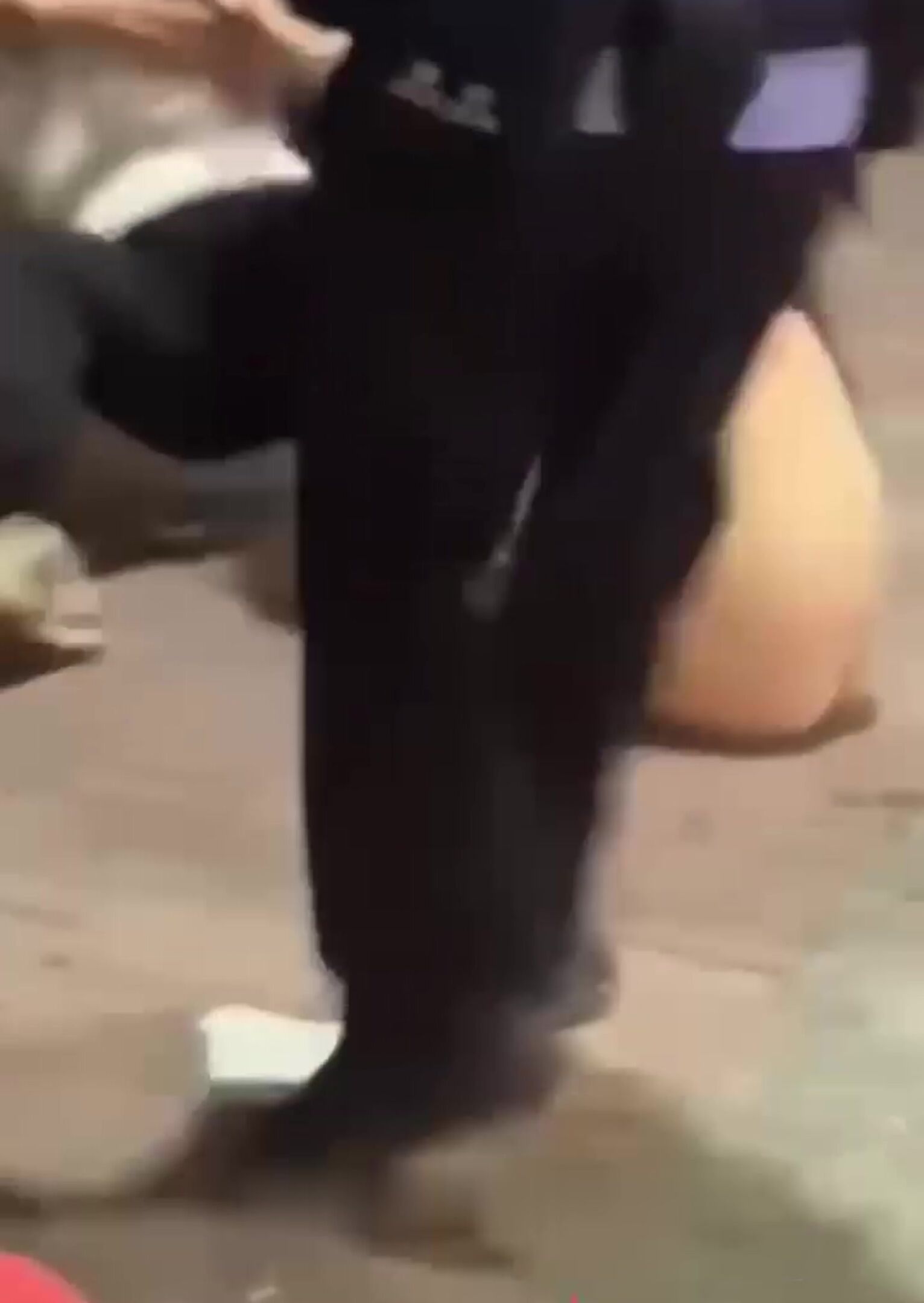 小仙女喝多后当街耍酒疯_脱光光街头裸舞_美乳嫩穴展示殆尽_抓住路人撒泼打滚_香艳画面惊呆路人！