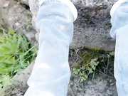 高速公路旁操逼给过路司机看车来车往太刺激小姨子被姐夫操高潮腿软直叫爸爸！