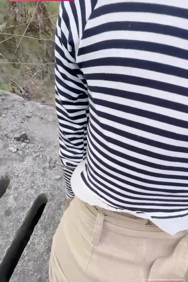 高速公路旁操逼给过路司机看车来车往太刺激小姨子被姐夫操高潮腿软直叫爸爸！