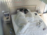 上帝视角小情侣开房 男人的口交和加藤鹰指先让女生情绪上来 然后对着逼 就是猛的开炮2
