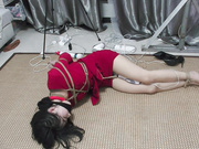 眼前一亮！美容院新人嫩模可儿，试镜捆绑SM大牛伺候！美容院的妹子皮肤就是白皙超嫩，清纯漂亮可人儿，露阴毛，害羞矜持