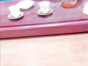海角乱伦大神《意淫自己妹妹》❤️周末带妹妹去茶馆喝茶直接按在桌子上长屌直捣嫩穴无水印高清原版