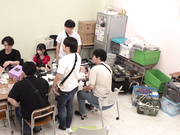 SVCAO-025 ミニマム背丈の新人肉便器女AD 殺し文句の 監督になりたいんだろ？ 南日菜乃 日向由奈 - 1of5