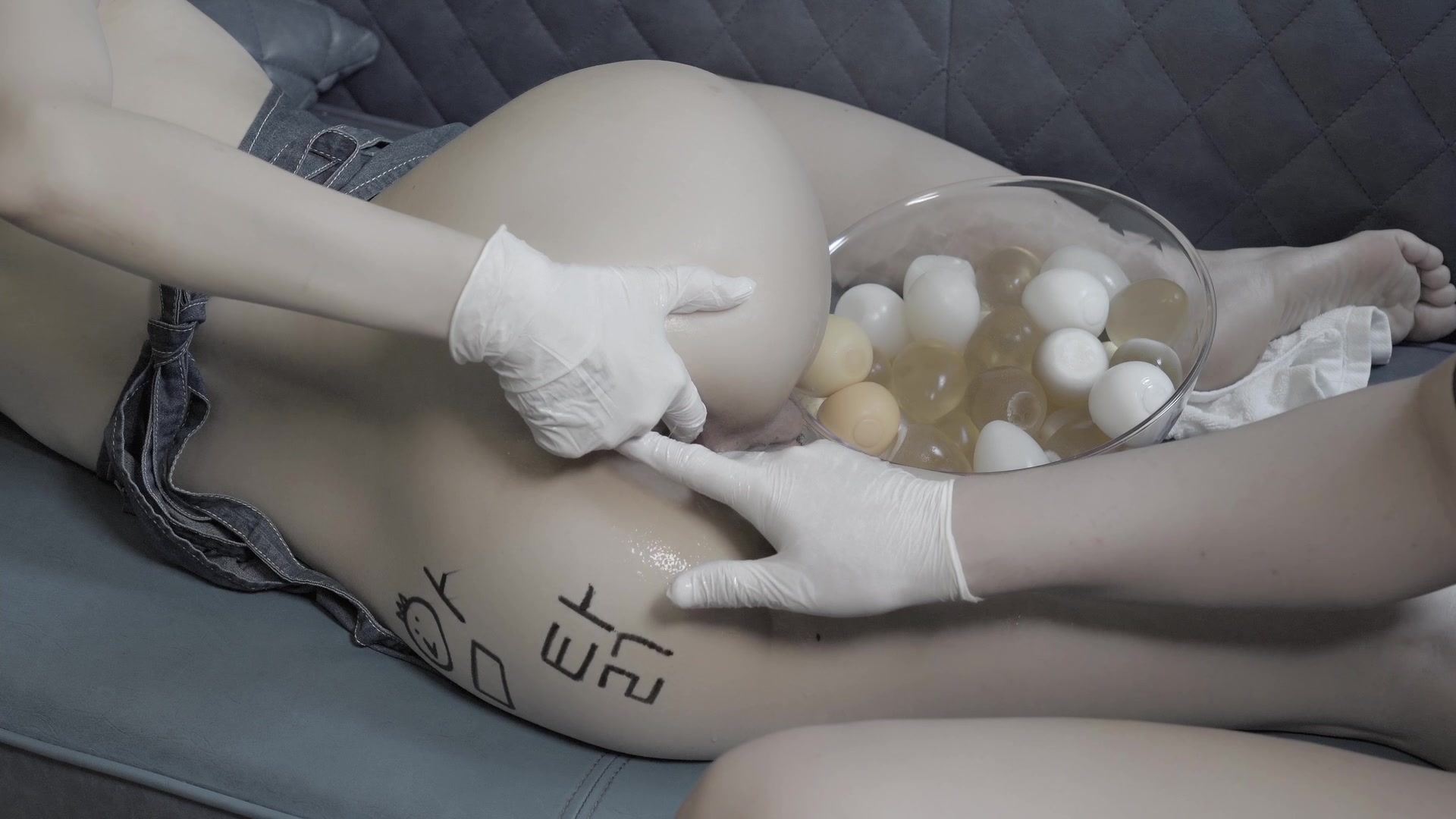重口肛门调教，棒子妹妹这么美的屁股被调教用来生蛋蛋，这样也对