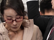 DANDYA-036 「おばさんの私に触られて勃っちゃう君が悪いんだよ」彼女が隣にいても構わずイケメン ,, 岬ひかり 平岡里枝子 森下美緒 - 4of5
