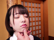 MKON-138 真剣交際していた真面目な彼女がチャラ男に寝取られて生まれつきのチ●ポ狂いだったことが判明 小島みこ - 1of5