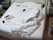 公寓酒店 大学生模样的情侣 女生直接先掏档 男人进洞前先喷延时喷雾 现在人战斗力都是靠外力了呀2