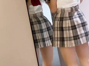 ✅露脸JK制服少女『马丹妮』乖巧懂事且反差，在酒店释放天性，穿着新买的JK制服口交做爱 妹子颜值在线(2V) (1)