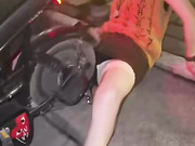 美女磨镜