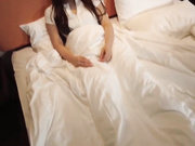 绿帽男老婆性欲太强❤️非得让我再叫一个人3P她勾引来送餐美团小哥，小哥还以为遇到仙人跳了高清无水印版