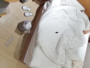 酒店偷拍可爱婴儿肥甜妹进入房间就勤快的铺好垫子准备挨屌健壮男友临走试戴文胸4