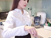 ✅极品颜值大奶麻豆女优 露脸居家与炮友各种啪啪，被大鸡巴爸爸当成鸡巴套子随便使用的肉便器，一线天白虎嫩穴插出白浆 (2)