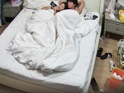 公寓酒店超经典长视频 带玩具和情趣内衣来开房 趁男友在睡觉 自觉换上 口醒男友 还在上面自己动5