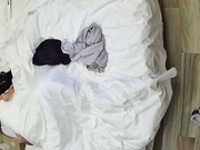 大学城民宿 小青年带女朋友开房 女友长得还不错 身材也是肉肉的 奶子大大的 操起来很爽吧1
