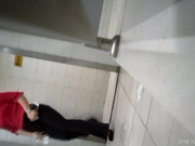办公楼女厕全景偷拍几位美女职员各种极品肥鲍鱼
