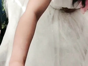 【精品推薦】影樓裏真實上演4P大亂操 攝影師爆操婚紗新娘 伴娘還幫忙打燈吃雞摸蛋 沙發上騎著操還被內射 玩的太瘋狂了 高清720P原版無水印
