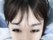 小骚骚把大鸡巴撸起来撅着屁股让拽着头发后入
